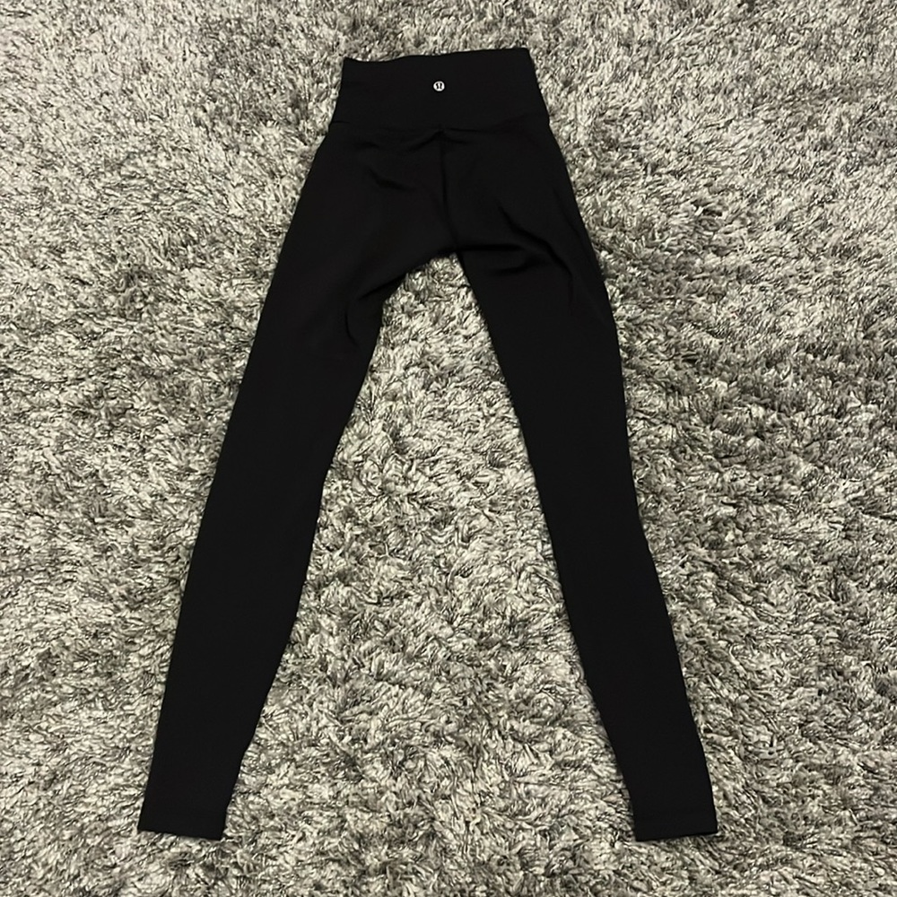 Women’s lululemon leggings size 2 black wounder train 28” - Picture 3 of 7